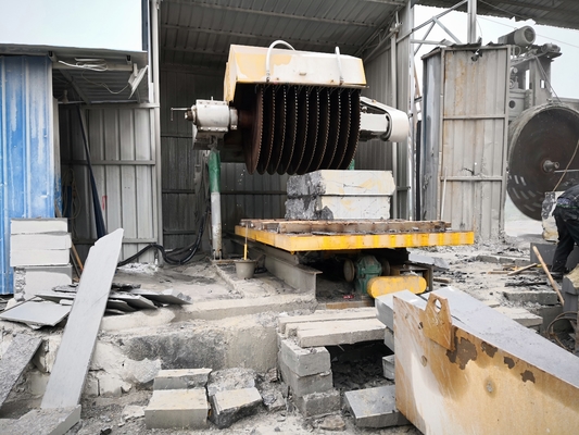 Materiais metálicos Quatro Pcs Máquina de corte de baluster Fornecimento de energia AC