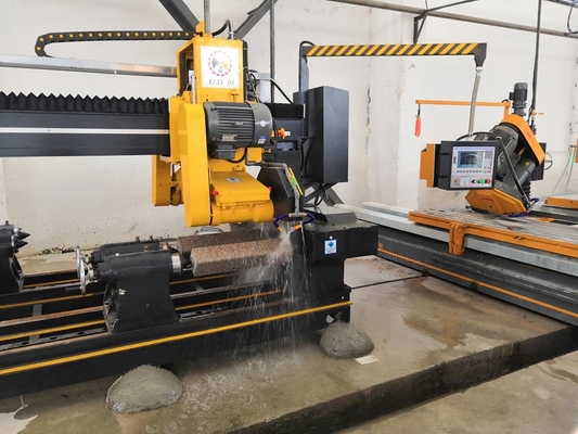 Materiais metálicos Quatro Pcs Máquina de corte de baluster Fornecimento de energia AC