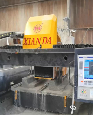 Máquina de corte linear de tipo ponte de precisão com superfície de corte plana