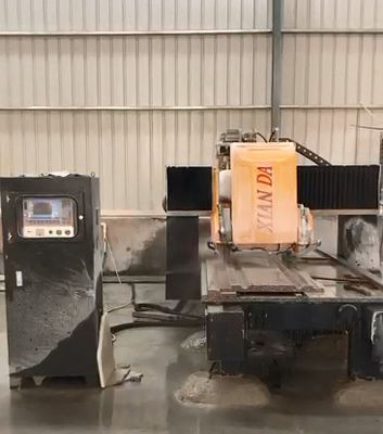 Máquina de corte linear de tipo ponte de precisão com superfície de corte plana