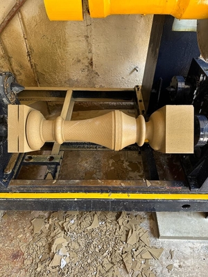 Máquina de corte de coluna de baluster com alta força de corte e motor principal de 7,5 kW