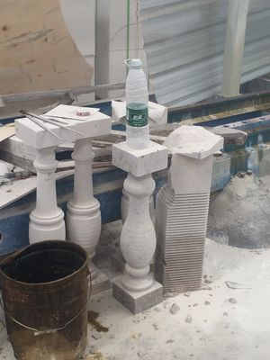 Máquina de perfis de coluna de precisão com força de corte de grande capacidade e baixo nível de ruído