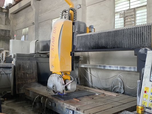 Máquina de corte de pontes de 5100 kg com movimento automático da mesa 15m3/h