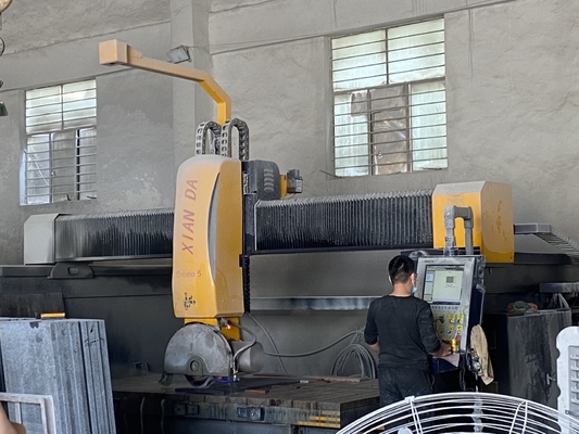 Máquina de corte de pontes de 5100 kg com movimento automático da mesa 15m3/h