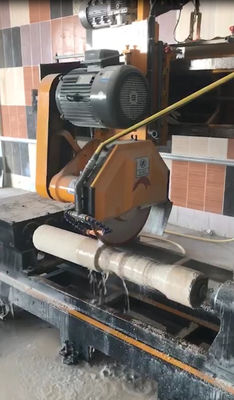 Máquina de corte de baluster CNC de 2 PC com estrutura simples e prática