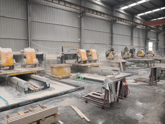 Máquina de perfis lineares CNC de operação fácil para curvas lineares