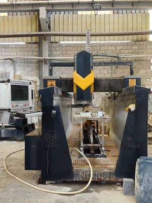Máquina de escultura de coluna de 4 eixos de alta precisão