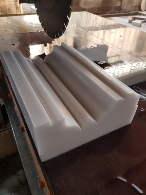 Máquina de corte de perfis lineares PLC/CNC para balustres quadradas, curvas lineares