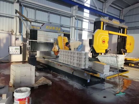 Máquina linear de perfis de estrutura de pórtico PLC/CNC para balustres, túmulos