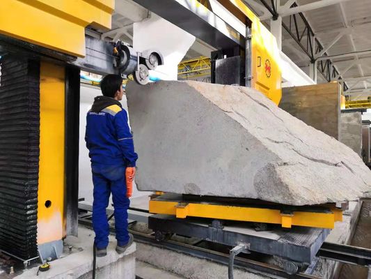 16Conexão de quatro eixos de 0,7 m de comprimento com consumo de água de 4 m3/h