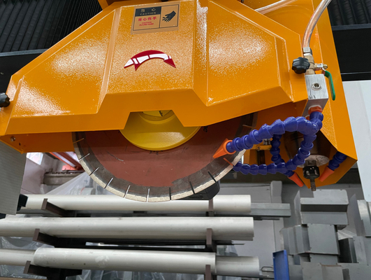 Máquina de corte de serra de ponte Xianda para perfis de movimento automático de mesa