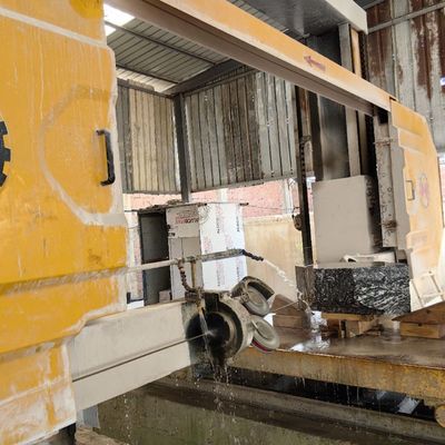 Máquina de corte de pedra de 4 eixos feita rápida e facilmente com CNC