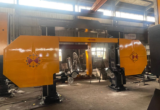 Máquina de corte de fio de diamante compacta CNC com eixo rotativo de 360° para corte de material preciso