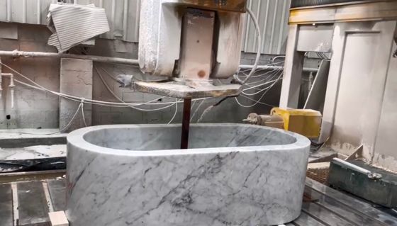 Roteador CNC de 5 eixos com 20 kW BT40 Fuso Verdadeiro Controle Simultâneo de 5 eixos e Design de Tabela Híbrida para Corte de Pedra de Precisão