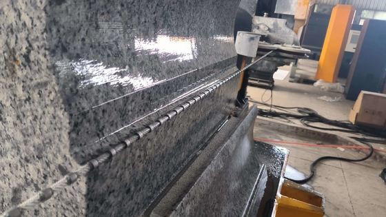 Máquina de corte de fios de diamante Máquinas de pedra 5 eixos CNC Máquina de corte de fios de diamante para moldagem de cortes de pedra altamente eficientes