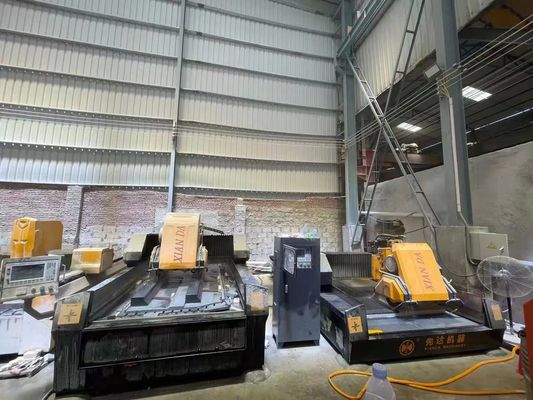 Máquina de Corte CNC Linear de 3 Eixos com Alimentação 220V, Motor Principal de 15kw e Potência Bruta de 21,5kw para Guarda-Corpos de Granito