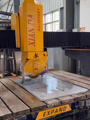 Máquina de Corte de Ponte de 4 + 1 Eixos para Tarefas Pesadas