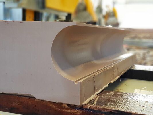 Máquina de Serra de Fio Diamantado CNC de 4 Eixos com Mesa Rotativa Servo de 360°