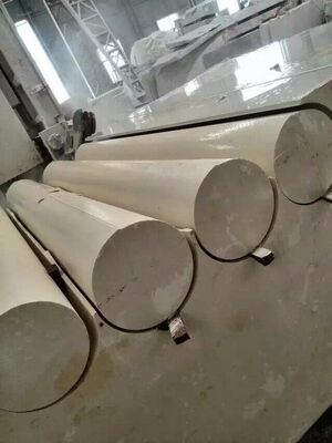 Máquina de serragem de fio de diamante CNC de 4 eixos com mesa servo-rotativa de 360 °, deslizamento de 16 superfícies e elevação de 28 rodas rolantes