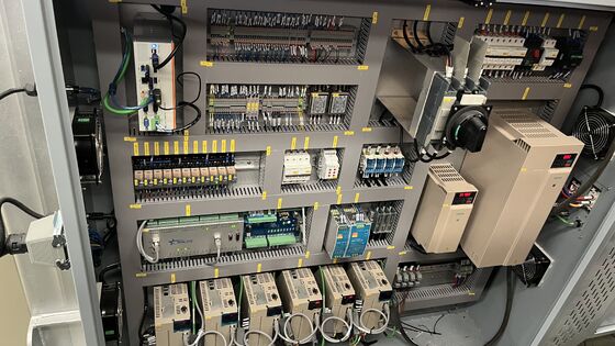 Cortadora de Pedra Ponte de 5 Eixos com Sistema Italiano DDX Lâmina de Serra de 900mm com Porta Deslizante Protetora Opcional
