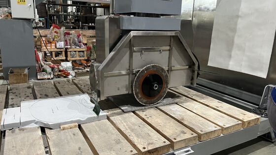 Cortador de pedra de ponte de 5 eixos com sistema italiano DDX Lâmina de serra de 900 mm e precisão de corte de ± 0,1 mm