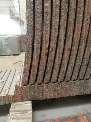 Máquina de Corte a Fio Diamantado CNC de 4 Eixos com Mesa Servo-Rotativa de 360°, 16 Guias Deslizantes e Elevação de 28 Rodas de Rolamento para Mármore e Granito