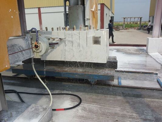 Máquina de serragem de fio de diamante de controlo CNC com alta precisão de corte e ligação de quatro eixos para corte de pedra