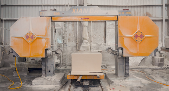 Máquina de corte de serradura de fio CNC de 4 eixos para pedra de forma especial