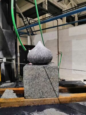 Máquina de serragem de arame CNC de 4 eixos para pedra de forma especial, equipamento de perfis de pedra irregular