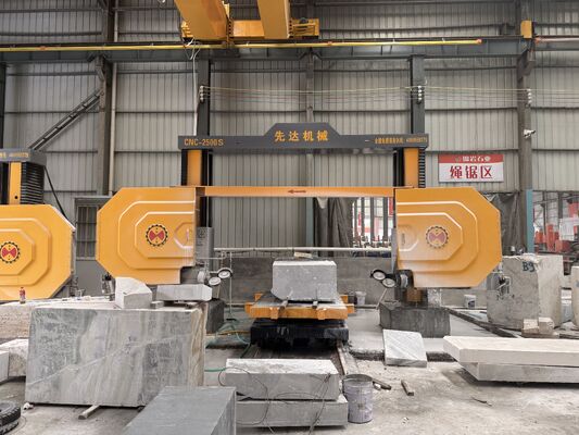 XIANDA CNC-2500SA Máquina de serragem de fio de diamante CNC de alta precisão com capacidade de carga de 20 toneladas e mesa giratória servo de 360 graus para perfis de pedra