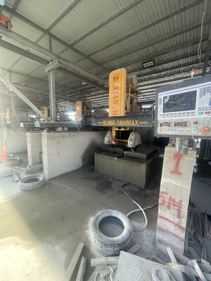 Máquina de corte e fresagem linear de tipo ponte CNC com sistema CNC de 3 eixos para comprimento de processamento máximo de 3500 mm e certificação CE ISO9001