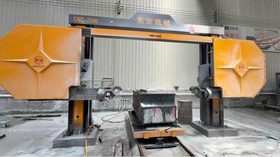 Máquina de Serra de Fio Diamantado CNC de Quatro Eixos com Tamanho Máximo de Processamento de 2500*3000*1500mm e Redutor de Alta Precisão & Servomotor