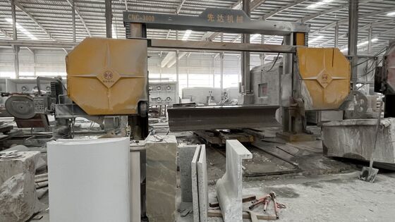 Máquina de serrada de fios de perfis CNC ¥ MANULADORES DE PRODUTOS CORVADOS, COLUMNOS E TOMBESTONE com dimensões excessivas (3000*3000*1500MM)